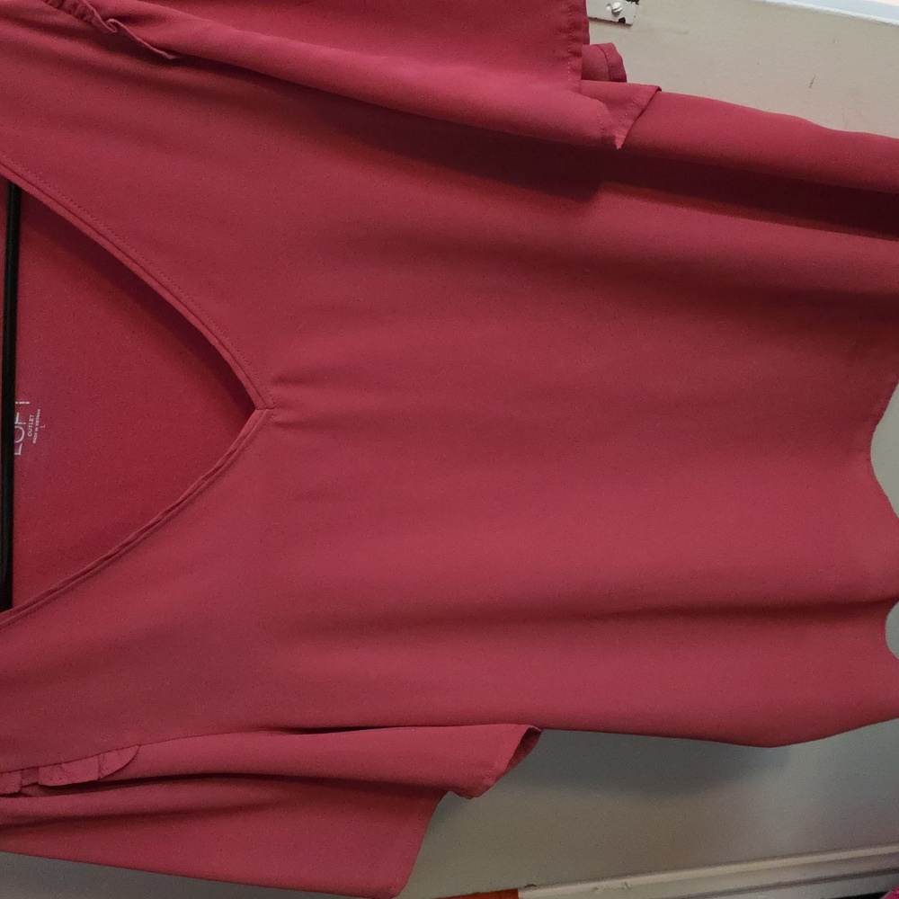 💚5/$20💚 LOFT Women's Vibrant Pink-red V-Neck Blouse